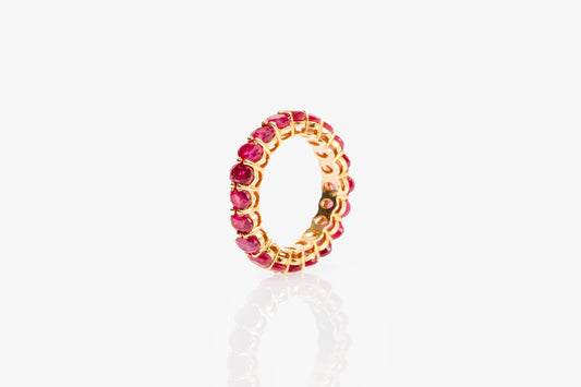 Ruby Oval Eternity Band (Bajo Pedido)