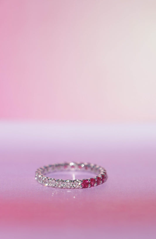 Llana Ruby & Diamond Ring (Bajo Pedido)