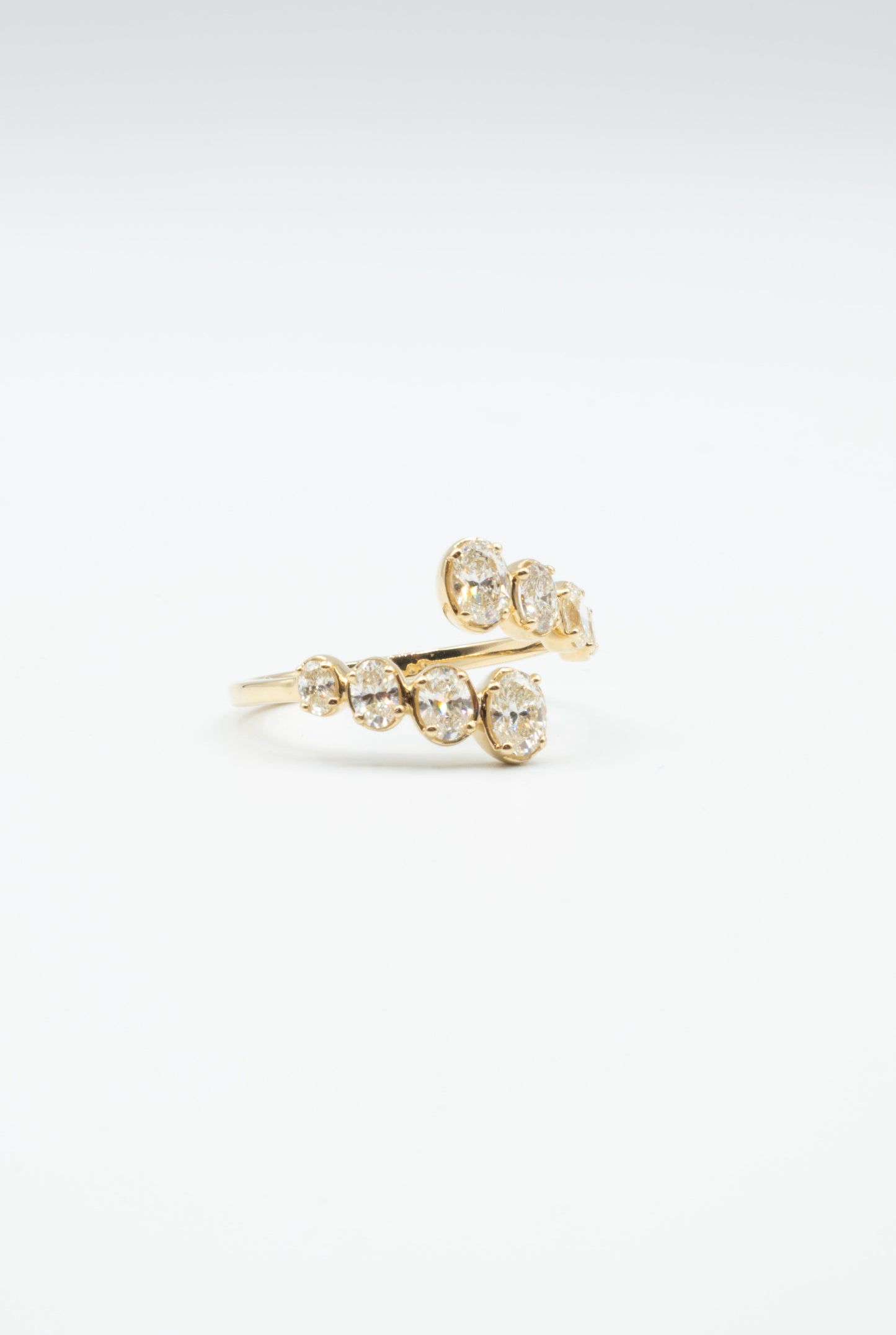 Caracol Bezel Diamond Ring