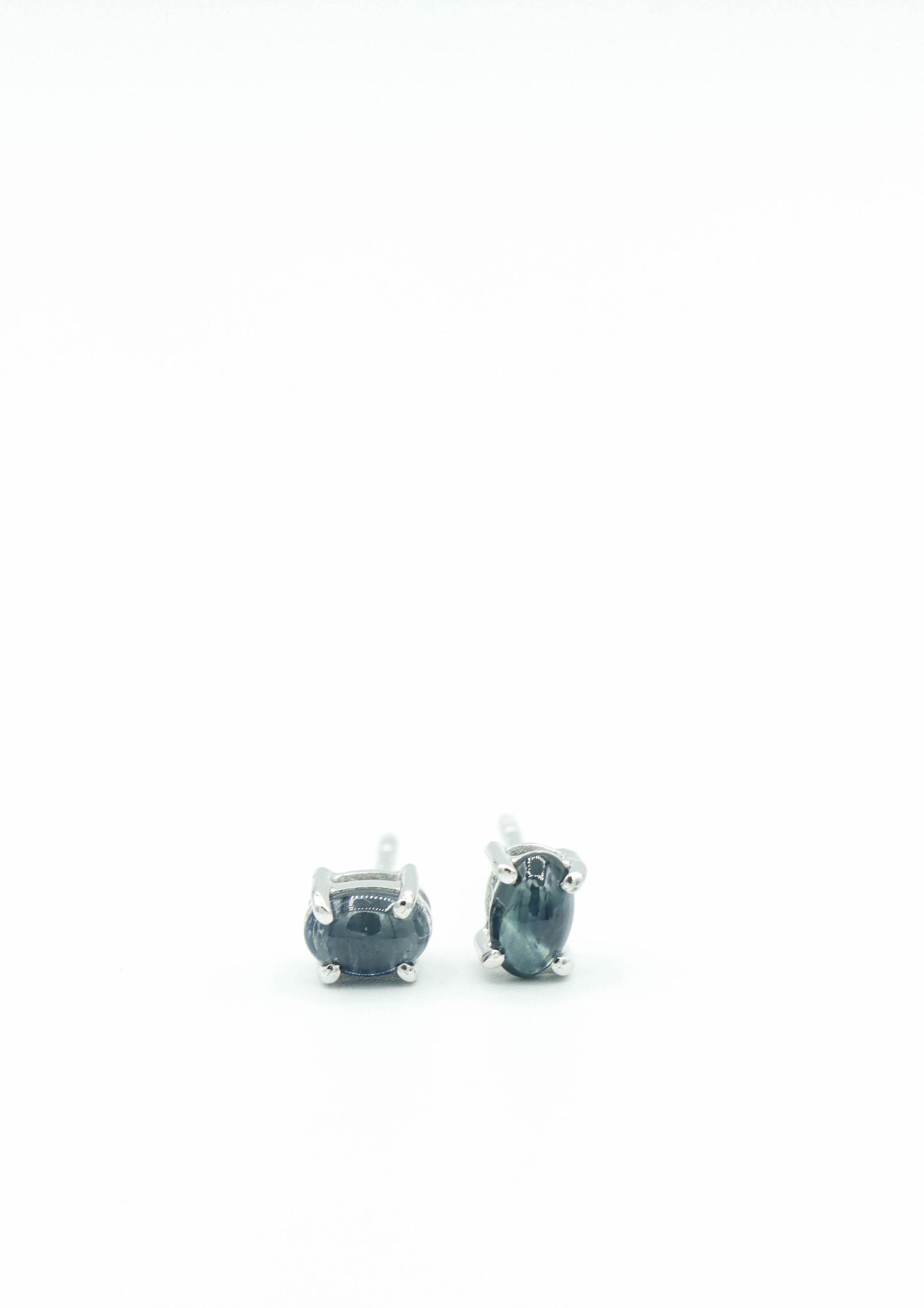 Cuca Sapphire Studs